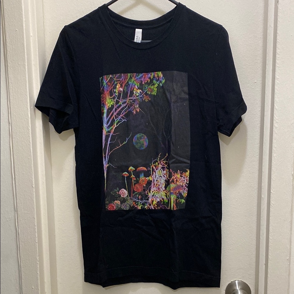 Psychedelic Mushroom Nature Graphic T-Shirt in Mens Size Medium